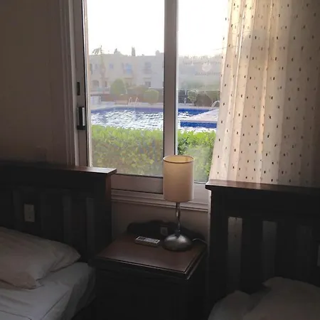 Retreat מנדריה